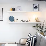 Three Bed With City View Shoreditch Perfect For Business Corporate Stays By Belvilla