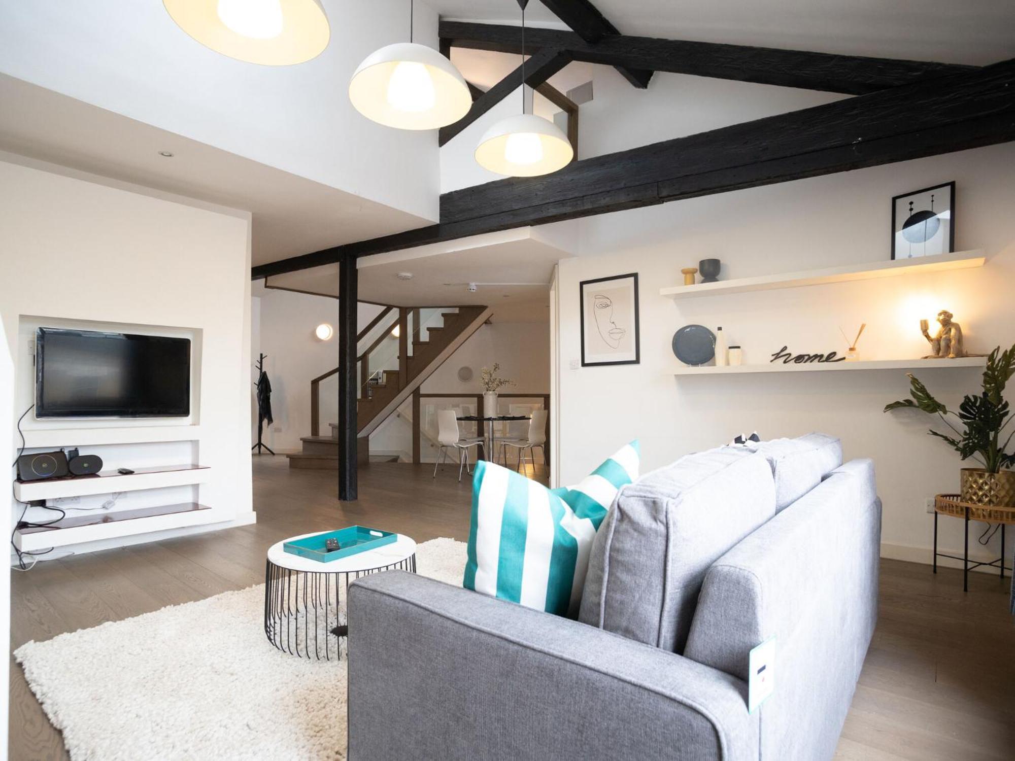Three Bed With City View Shoreditch Perfect For Business Corporate By Belvilla